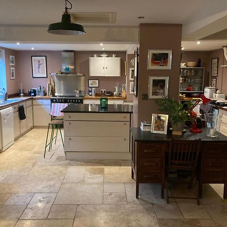 Entire Home, Child Okeford, Dorset - Sleeps 10 블랜퍼드포럼 외부 사진